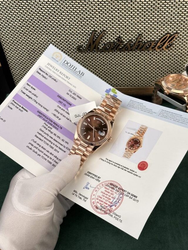 gia-dong-ho-rolex-ma-vang-18k-tuong-doi-hop-ly-1701677458.jpg
