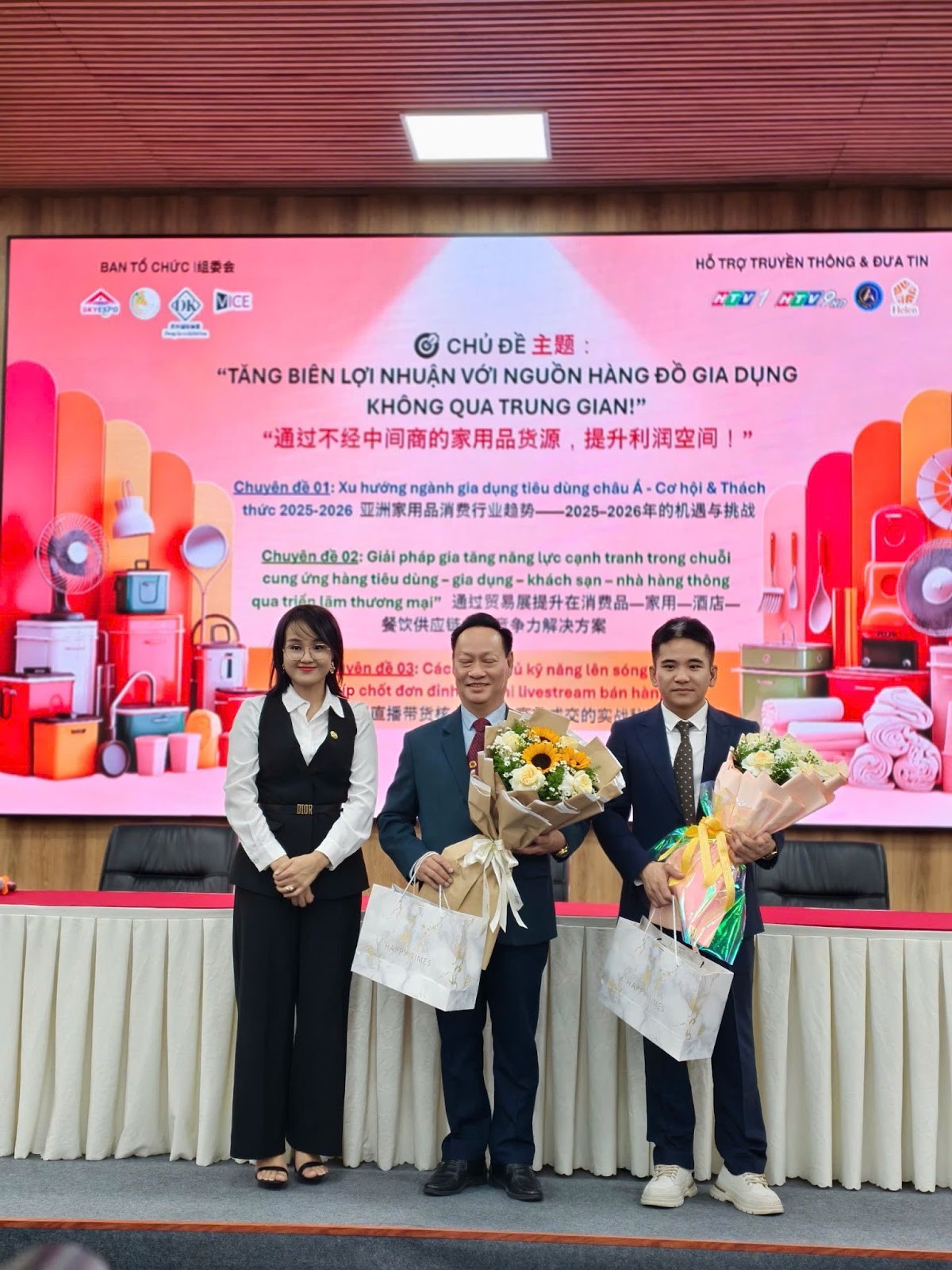 trien-lam-quoc-te6-1749659883.jpg