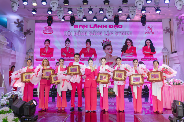 dao-thi-huong-3-1759221085.png