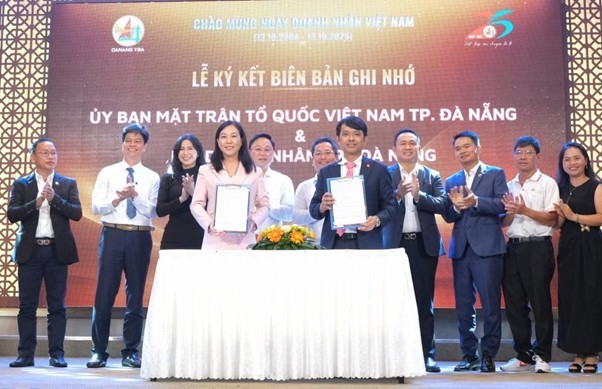 dem-hoi-doanh-nhan-da-nang-2-1760493087.jpg