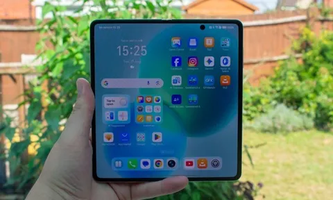 HONOR Magic V5 biểu tượng thiết kế mỏng nhẹ và thời trang của điện thoại gập hiện đại
