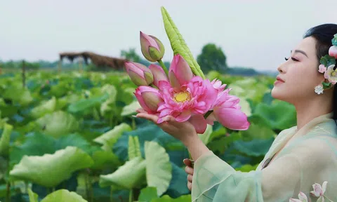 NSƯT Hương Giang chia sẻ về tầm quan trọng của việc giáo dục và biểu diễn ca khúc mang âm hưởng dân ca