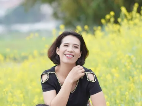 Rời ghế công chức sau 24 năm, chị Phan Hồng Anh kiến tạo tự do từ ánh sáng nội tâm