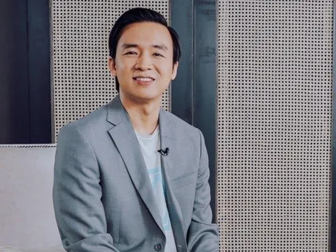 Gặp Gỡ Anh Tạ Minh Tuấn: Khi Một Người Chọn Trở Thành “Ngọn Hải Đăng” Tâm Thức