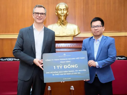 Hướng về miền Trung - Tây Nguyên: Pernod Ricard Việt Nam trao 1 tỷ đồng hỗ trợ tái thiết sau bão lũ năm 2025