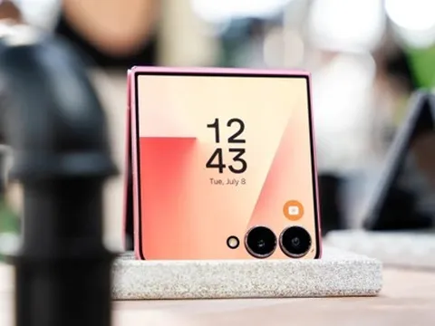 Cách chọn điện thoại Samsung khi đang chờ Galaxy Z Flip 8