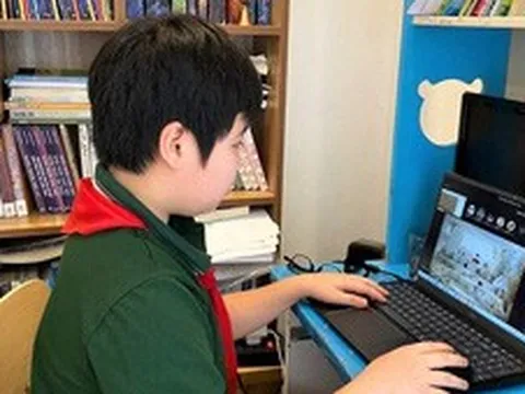 Hỗ trợ máy tính bảng và dịch vụ viễn thông công ích cho hộ nghèo, cận nghèo