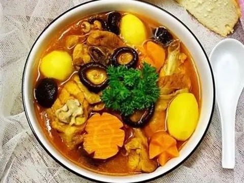 Món ngon cuối tuần: Gà nấu nấm đơn giản mà bổ dưỡng