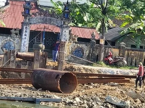 Thừa Thiên-Huế chính thức “giải cứu” cây cầu nằm lọt thỏm giữa sông