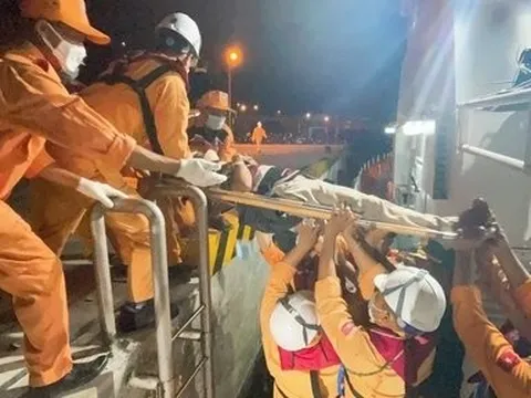 Khánh Hòa: Cứu nạn thuyền viên người Quảng Nam bị tai nạn nghiêm trọng