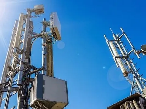 Bắt 3 người lắp đặt trạm phát sóng trái phép để phát tán tin nhắn rác