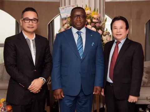 Tổng thống Sierra Leone gặp gỡ doanh nhân ngành thời trang Việt Nam