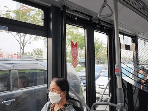 Trải nghiệm xe buýt điện đầu tiên ở Sài Gòn: Có wifi, cổng sạc USB cùng cực nhiều tiện ích