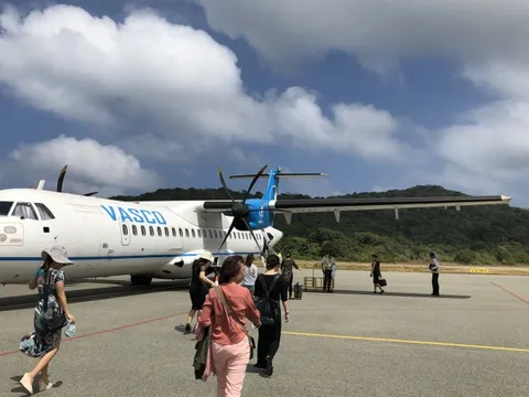 Trước vụ delay cả ngày, có khách ngất, sân bay Côn Đảo từng gặp loạt sự cố không thể quên