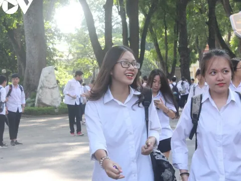 Học sinh từ lớp 7-12 ở Hà Nội được phép đi học trực tiếp