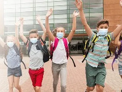 Nghiên cứu tại Mỹ: Học sinh chưa tiêm vaccine có nguy cơ mắc COVID-19 rất cao