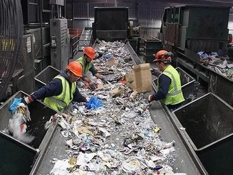 Lí do doanh nghiệp vẫn phải đóng Quỹ BVMT để xử lý rác thải "lậu"