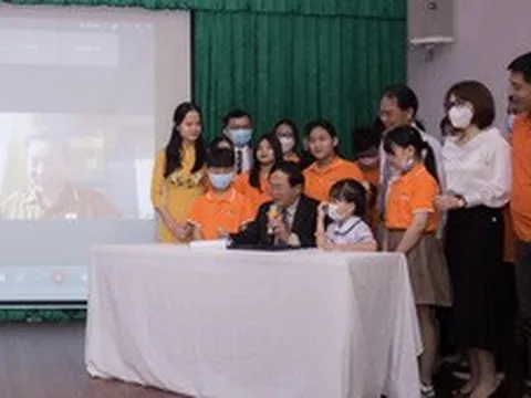 Hỗ trợ học bổng và chăm sóc sức khoẻ cho học sinh không may mất cha, mẹ do COVID-19