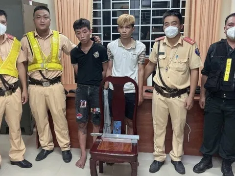 Đồng Nai: Cảnh sát giao thông truy đuổi bắt hai tên cướp giật chạy xe tốc độ cao