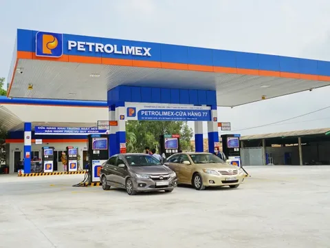 Giá xăng dầu sắp giảm mạnh sau chuỗi 7 lần tăng "sốc", lập đỉnh lịch sử?