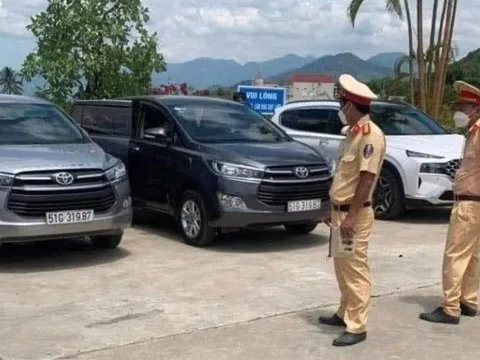 Vô tình đậu cạnh nhau, 2 xe Toyota Innova bị phát hiện trùng biển số ở Bình Thuận