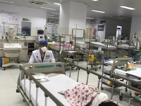 Cứu sống bé gái 3 tuổi bị u não, người nhà nhầm tưởng do hậu Covid-19