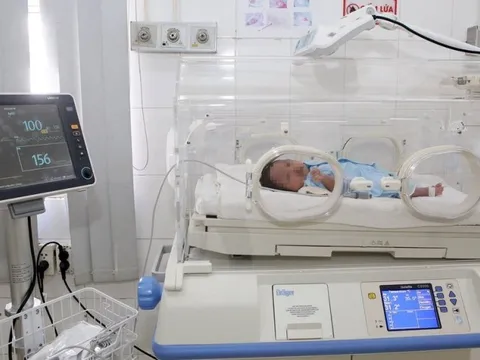 Trẻ sơ sinh bị phình mạch não thoát “cửa tử” nhờ can thiệp kịp thời