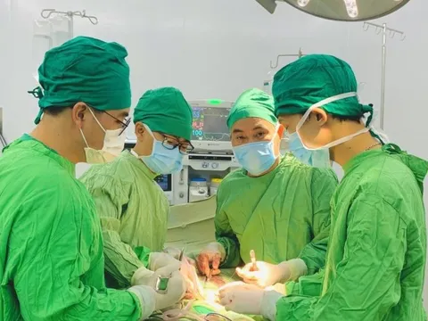 Khánh Hòa: Phẫu thuật nội soi thành công cho bệnh nhân bị u niệu mạc