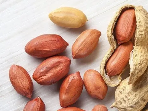 Bé 5 tuổi tử vong do hóc hạt lạc: Bác sĩ cảnh báo điều đơn giản ai cũng cần phải biết