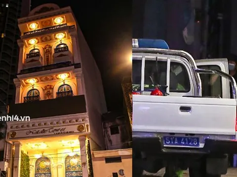 Trong đêm, công an kết thúc việc khám xét biệt thự và một căn nhà khác của bà Phương Hằng, thu giữ nhiều tài liệu