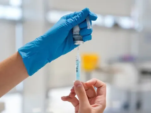 Hiệu quả mũi 3 vaccine COVID sau 4 tháng còn bao nhiêu? Dữ liệu 'nóng' từ Anh