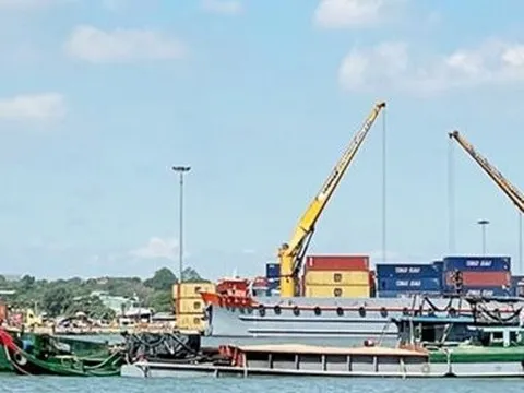 Đồng Nai: Bắt giữ 3 tàu chở cát không rõ nguồn gốc