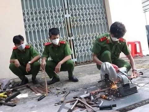 Vĩnh Long: Tiêu hủy nhiều vũ khí thô sơ, tự chế và công cụ hỗ trợ
