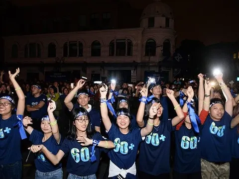 Việt Nam tiết kiệm được hơn nửa tỷ đồng sau 1 giờ tắt đèn