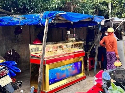 Tiệm vàng trong túp lều ở Lý Sơn không người trông: Cô gái thốt lên "vàng giả mới vậy chứ"