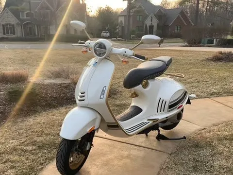 Vespa 946 Christian Dior ở Mỹ rẻ hơn Việt Nam rất nhiều