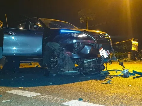 Lâm Đồng: Xe ô tô va chạm xe máy khiến con tử vong, bố nguy kịch