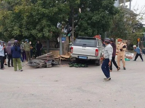 Thanh Hóa: Ô tô va chạm xe máy khiến 2 người tử vong