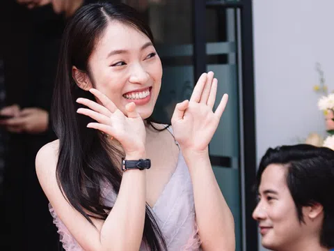 MC Khánh Vy "Đường lên đỉnh Olympia" khoe vẻ gợi cảm, tươi tắn