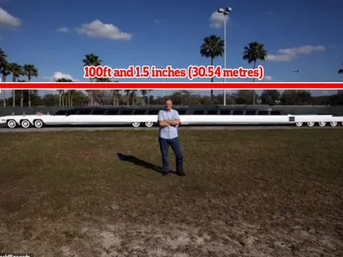 Xe limo dài nhất thế giới được phục chế, phá kỷ lục Guinness