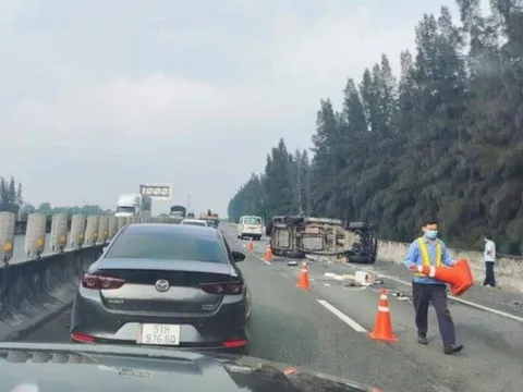 Nguyên nhân ban đầu vụ xe chở Phó Chủ tịch TP.HCM Lê Hòa Bình gặp nạn trên cao tốc