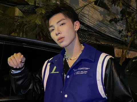 Clip: Đang hát bị rơi mic, Erik lộ hát nhép khiến khán giả bức xúc