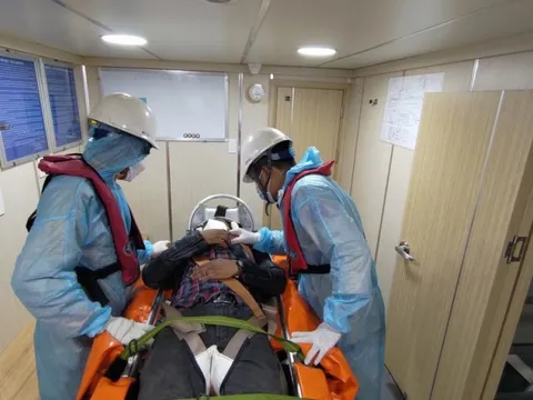 Khánh Hòa: Cứu nạn thuyền viên người nước ngoài bị nhồi máu cơ tim