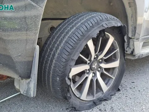 Ứng phó tình huống nổ lốp xe khi đi trên đường cao tốc thế nào để rủi ro thấp nhất?