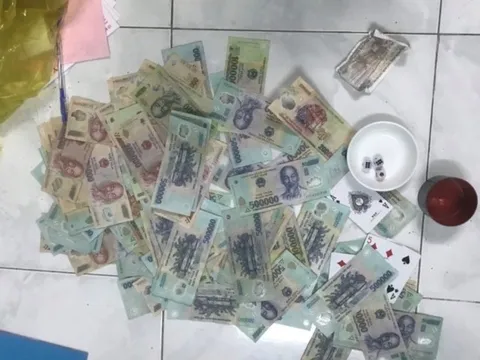 Vĩnh Long: Bắt nhóm đối tượng đánh bạc liên tỉnh quy mô lớn