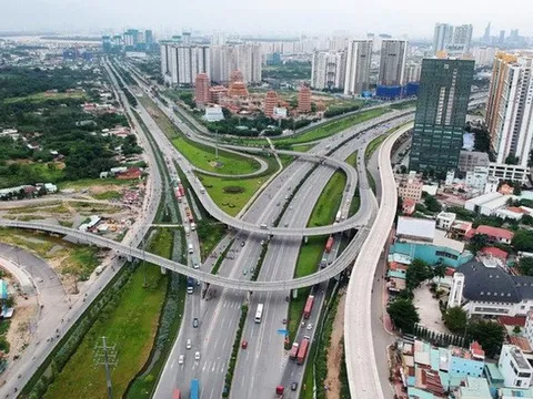 CII giải trình việc bị đưa vào diện cảnh báo của HoSE: Quý 2/2022 bắt đầu thu phí cao tốc Trung Lương - Mỹ Thuận, dòng tiền từ BĐS có thể lên đến 10.000 tỷ giai đoạn 2022-2025