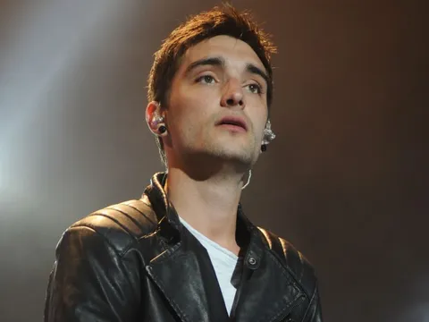 Nam ca sĩ Anh qua đời ở tuổi 33 vì căn bệnh ung thư "hung hãn nhất": Dấu hiệu là gì?