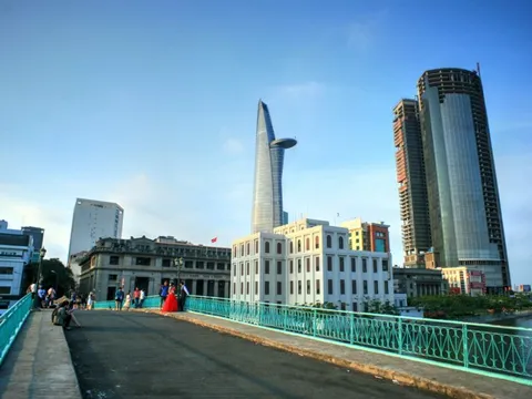 Những mét vuông nhà đắt đỏ bậc nhất: Giữa Dubai và Tp. Hồ Chí Minh, cầm 1 triệu đô đến đâu mua được diện tích lớn hơn?