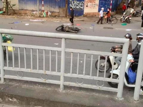 Hà Nội: Điều tra vụ người phụ nữ bán hàng dạo tử vong cạnh xe máy biến dạng