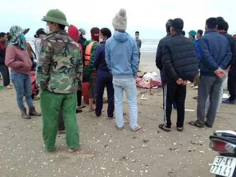 Tìm thấy thi thể ngư dân bị lật thuyền, trên người có 3 vết thương